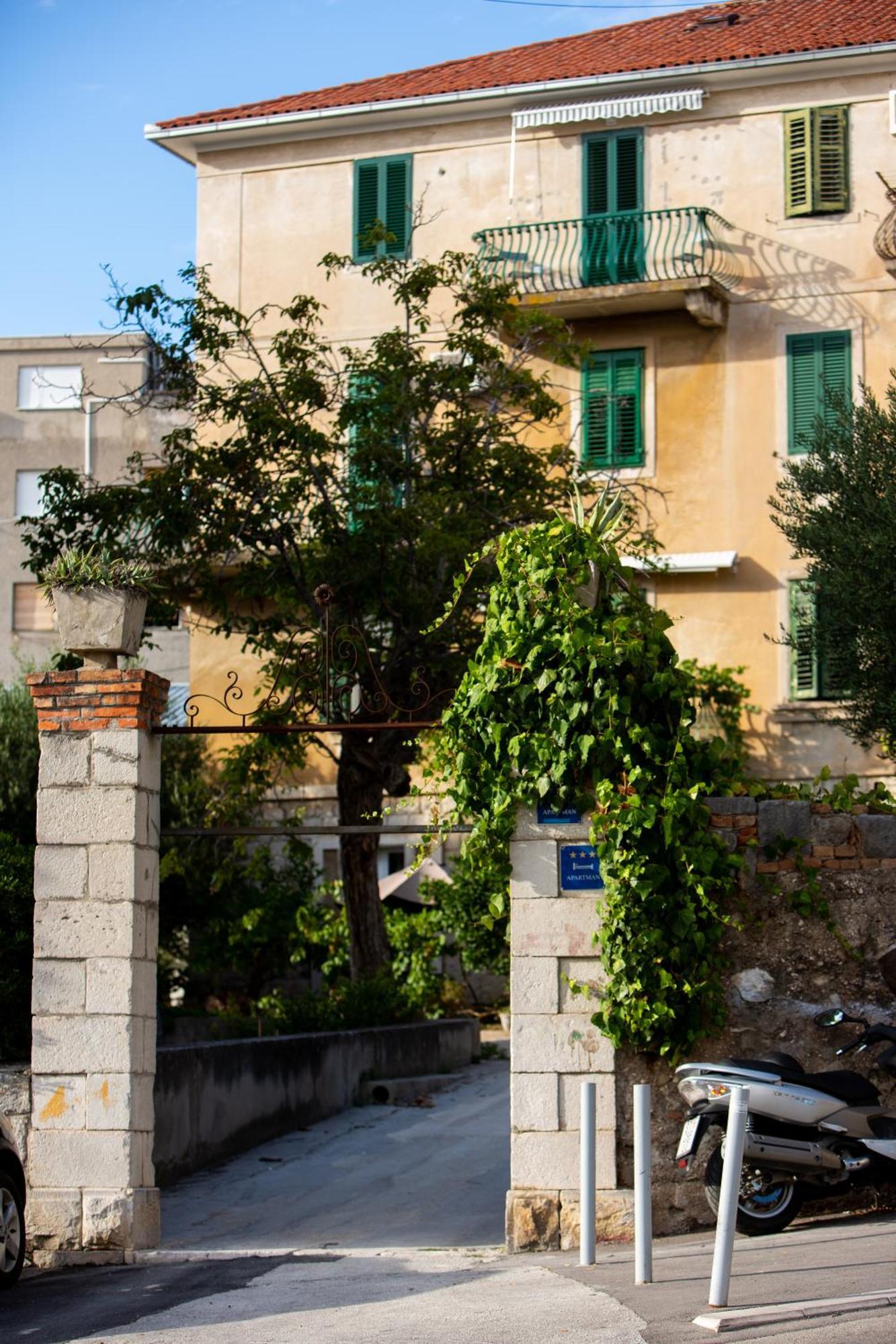 Top Floor Luxury Suite Split Exterior photo
